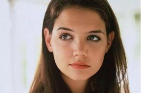 人前叫多莉，人后叫凯蒂,双重身份的神秘面纱